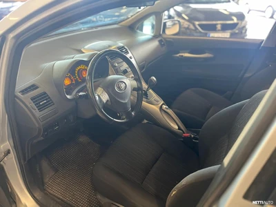 Toyota Auris 2007, kuva 7/8