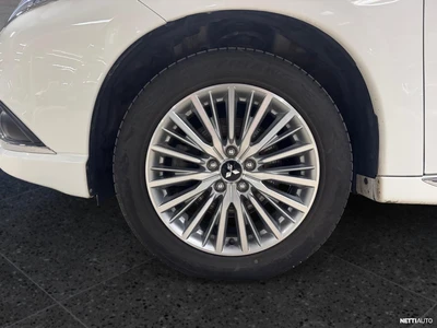 Mitsubishi Outlander 2020, kuva 7/10