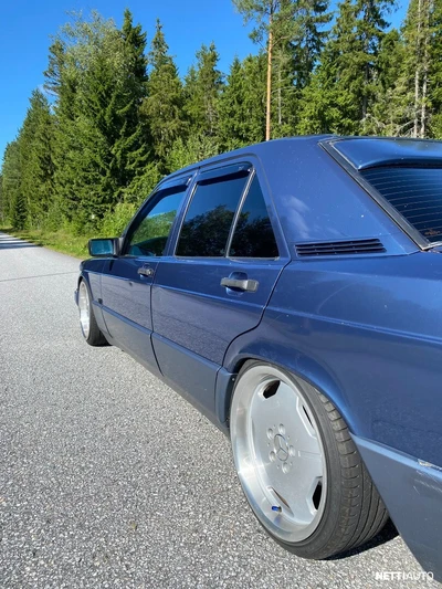 Mercedes-Benz 190 E 2,0 4d 1989, photo 6/16