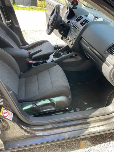 Volkswagen Jetta 2010, photo 2/16