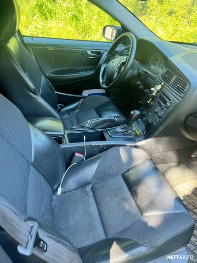 Volvo V70 D5 Geartronic 2004, photo 3/7