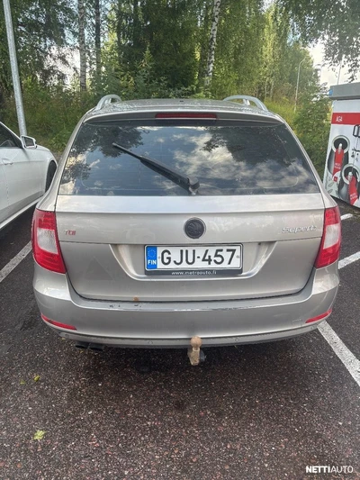 Skoda Superb 2011, kuva 2/8