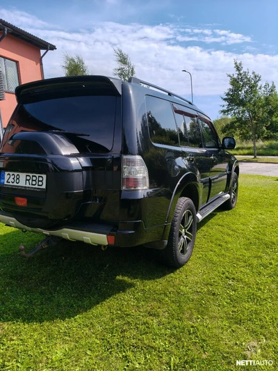 Mitsubishi Pajero 2017, photo 6/19