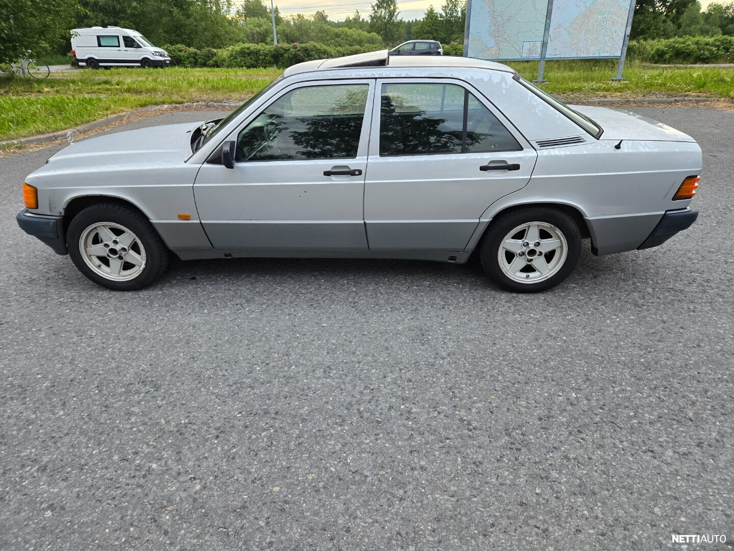 Mercedes-Benz 190 1992, photo 6/10