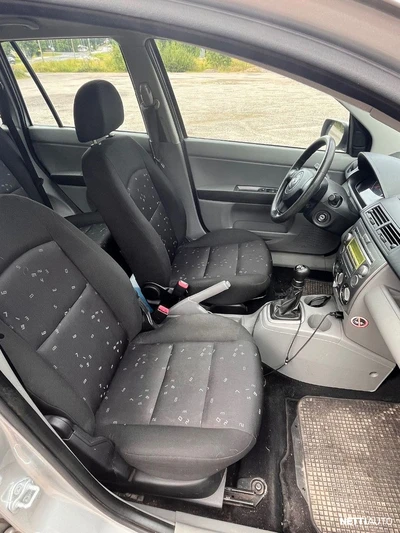 Mazda 2 2005, kuva 5/8