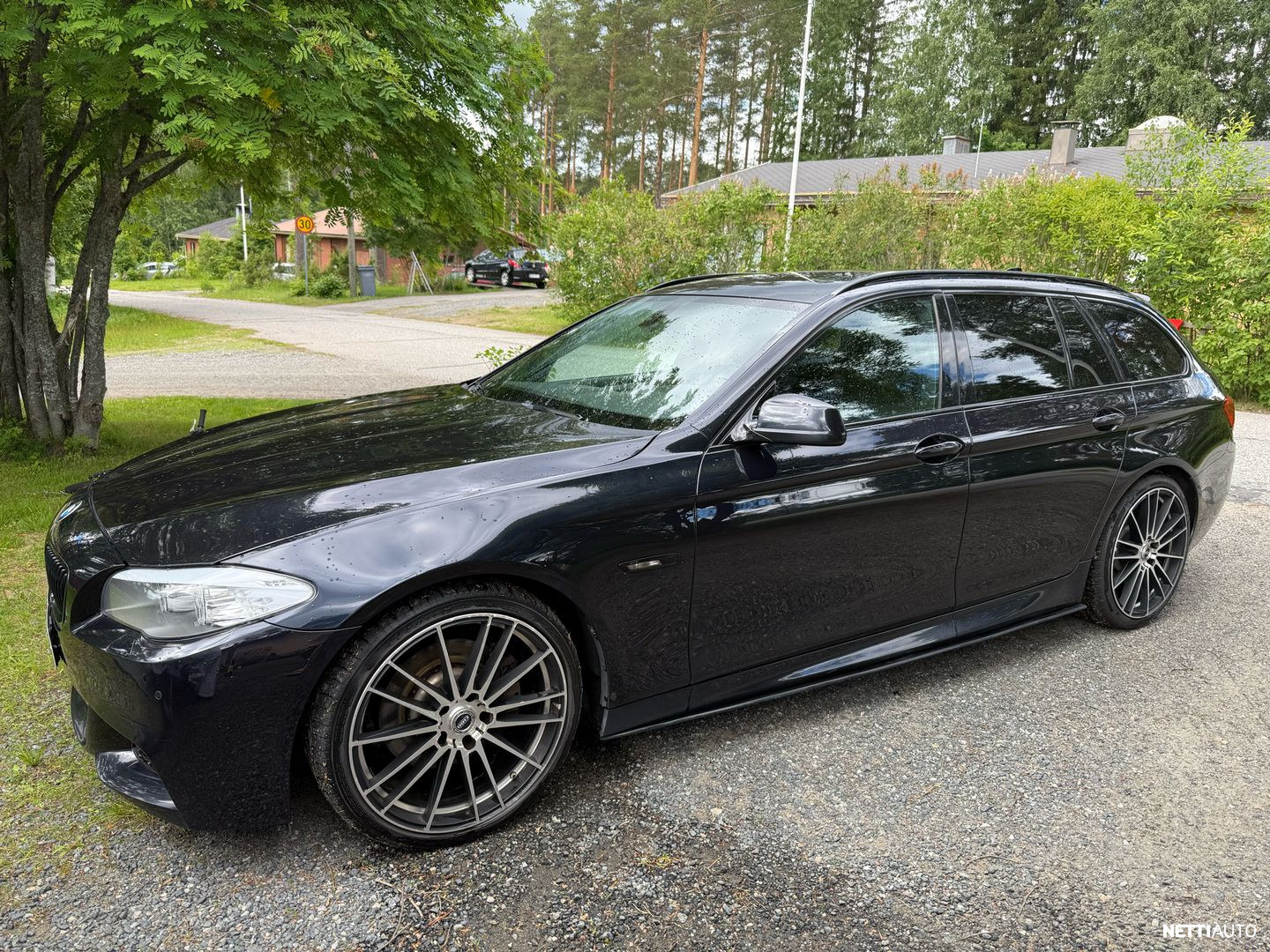 BMW 525