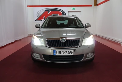 Skoda Octavia 2012, kuva 2/10
