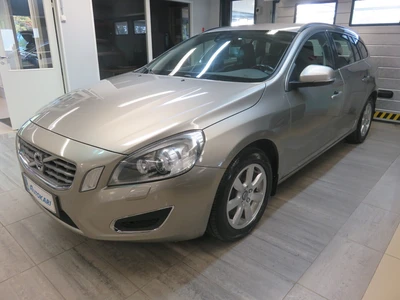 Volvo V60 T4 Momentum aut 2012, photo 3/17