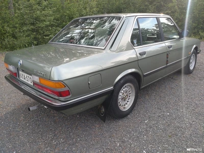 BMW 520 520i 1985, kuva 5/10