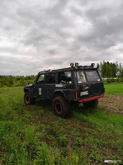 Nissan Patrol 1991, photo 3/4