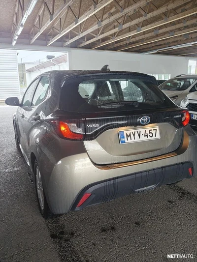 Toyota Yaris 1,5 Hybrid Active 2020, kuva 3/7