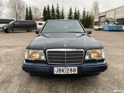 Mercedes-Benz E 200D 2,0 (124) 1994, photo 3/21