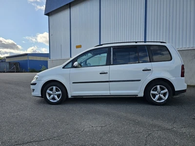 Volkswagen Touran 2008, kuva 6/23