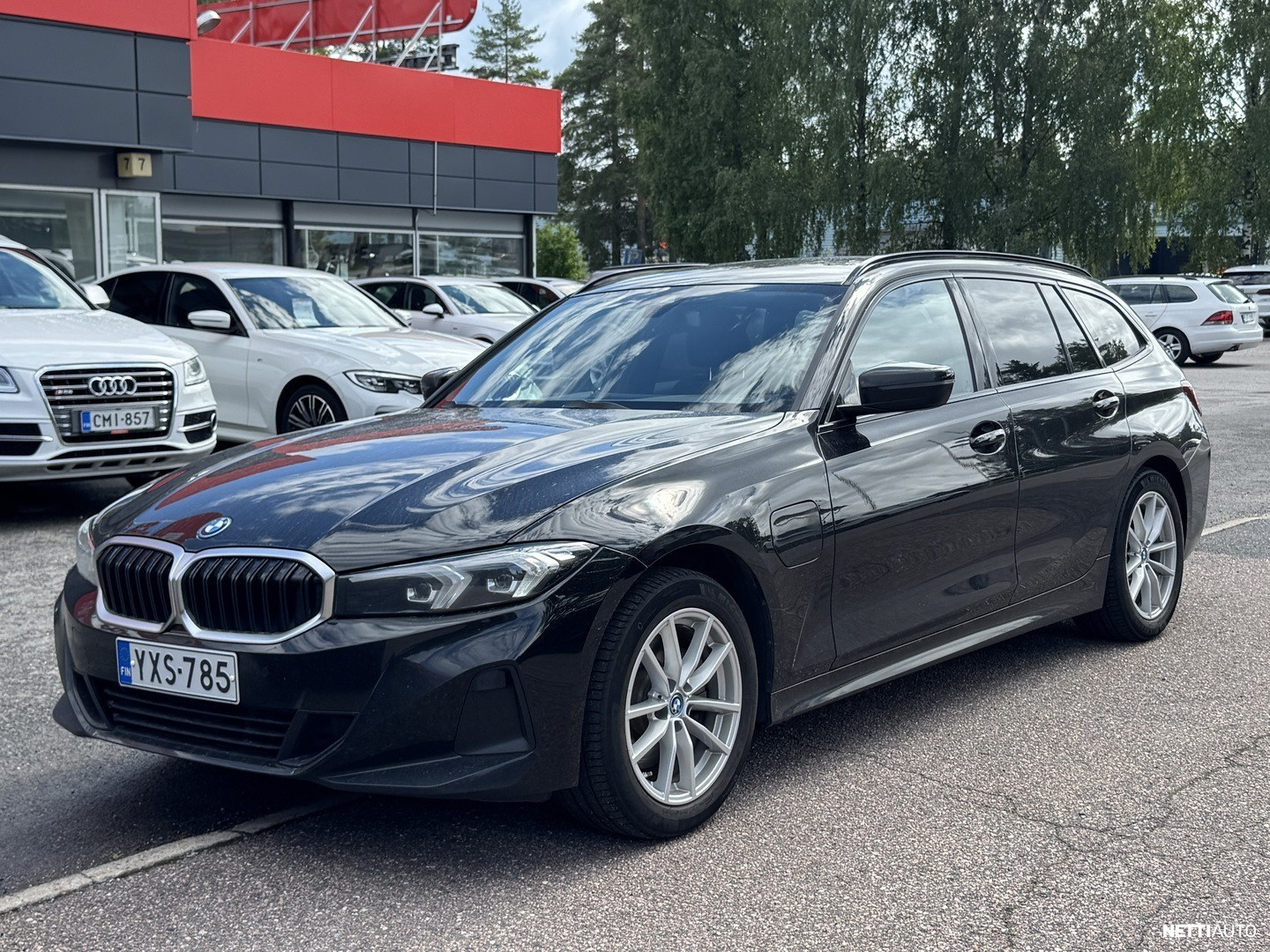 BMW 330