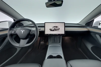 Tesla Model Y RWD 2023, kuva 7/10