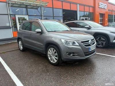 Volkswagen Tiguan 2010, photo 1/6
