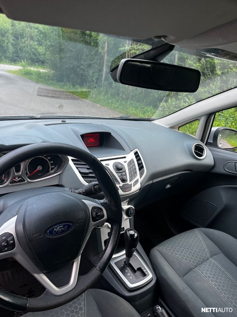 Ford Fiesta 2011, photo 5/7