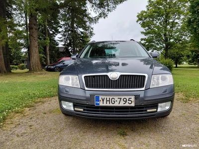 Skoda Octavia Combi 1,9 TDI 4X4 Elegance 2008, kuva 2/9