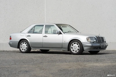 Mercedes-Benz E 500 1992, photo 3/19