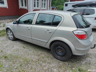 Opel Astra Hatcback 2005, kuva 2/7