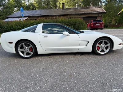 Chevrolet Corvette 1998, kuva 3/10