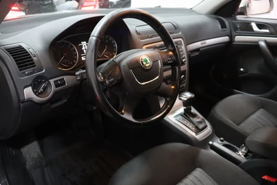 Skoda Octavia 2012, kuva 7/10
