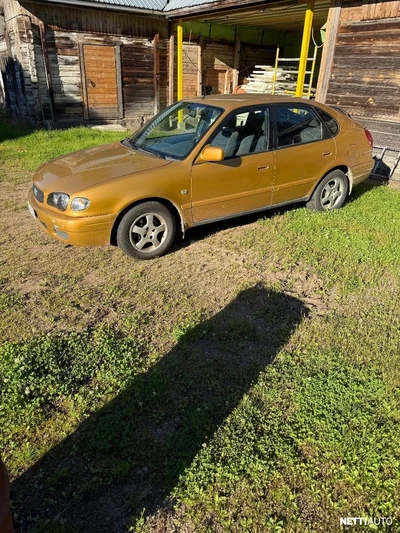 Toyota Corolla 2000, photo 2/8