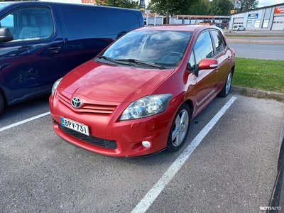 Toyota Auris 2012, kuva 1/2