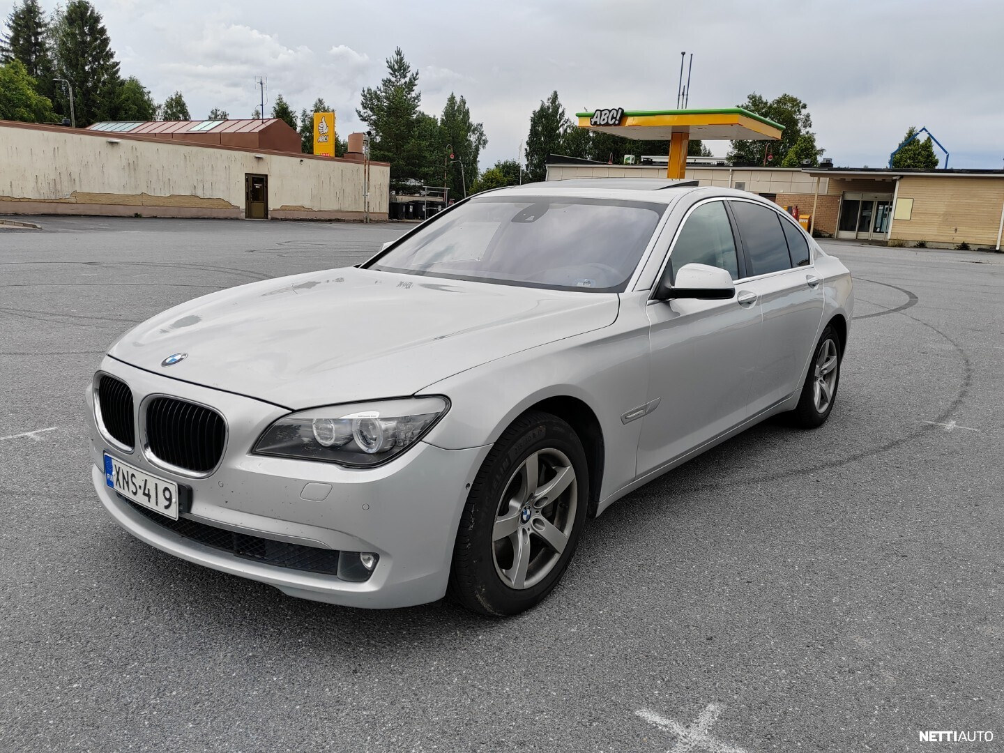 BMW 730