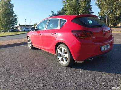 Opel Astra 2010, kuva 2/15