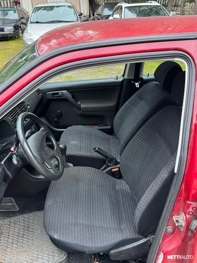 Volkswagen Vento 1995, kuva 6/10