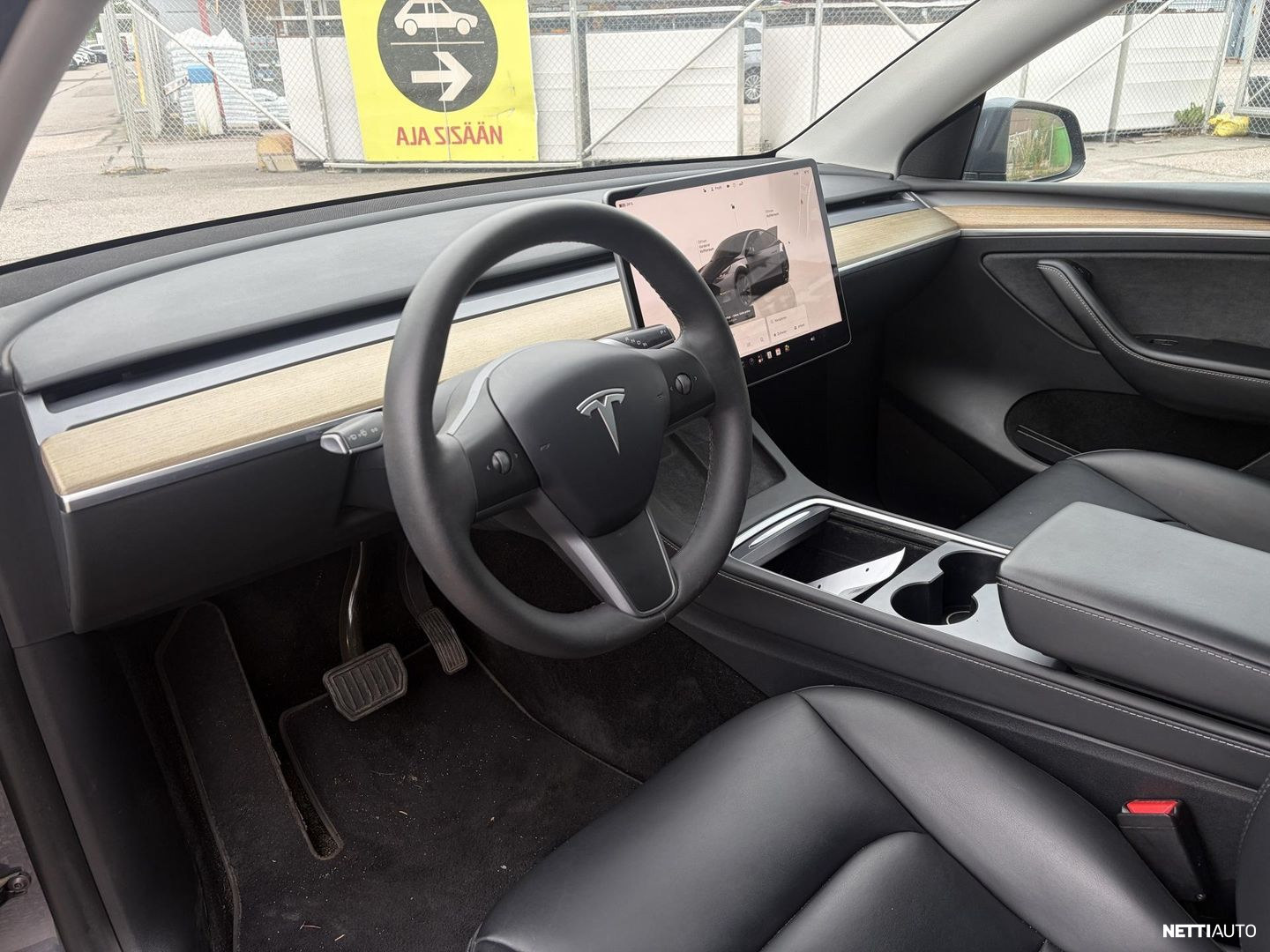 Tesla Model Y 2023, photo 6/10