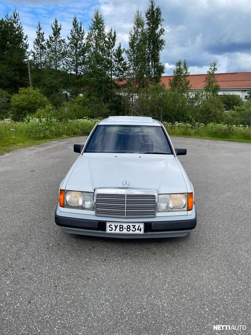 Mercedes-Benz 200