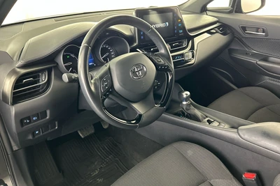 Toyota C-HR 1,8 Hybrid Active Edition 2019, photo 6/10