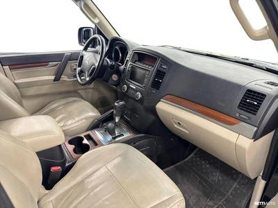 Mitsubishi Pajero Wagon 3,2 DI-D AT 2011, kuva 7/29