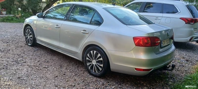 Volkswagen Jetta 2011, kuva 3/16