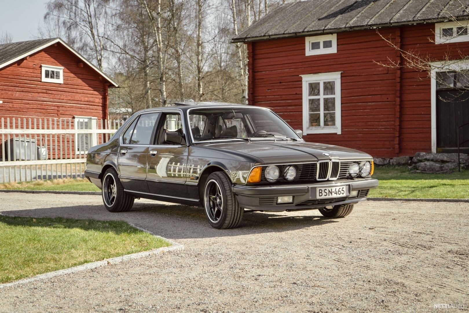 BMW 745
