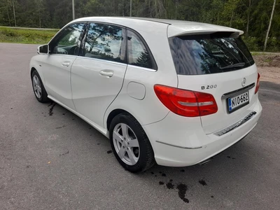 Mercedes-Benz B 200 2012, kuva 4/10