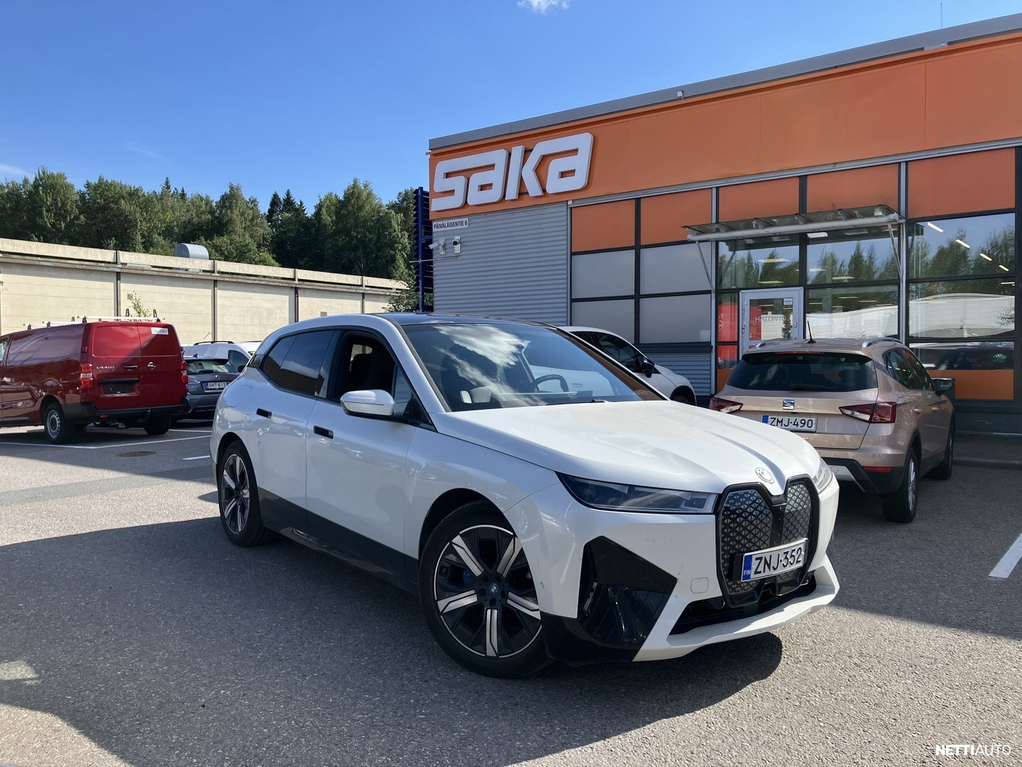BMW iX