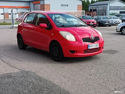 Toyota Yaris 2006, photo 1/8
