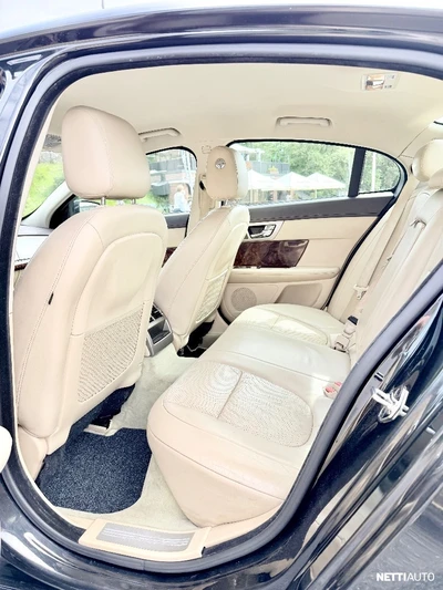 Jaguar XF 2009, kuva 4/6