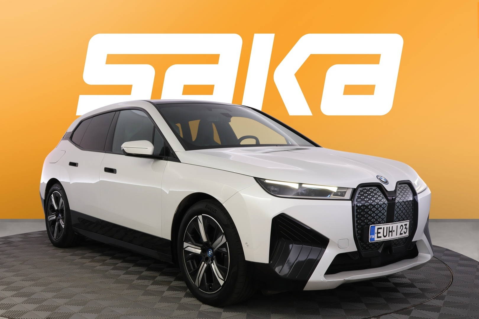BMW iX