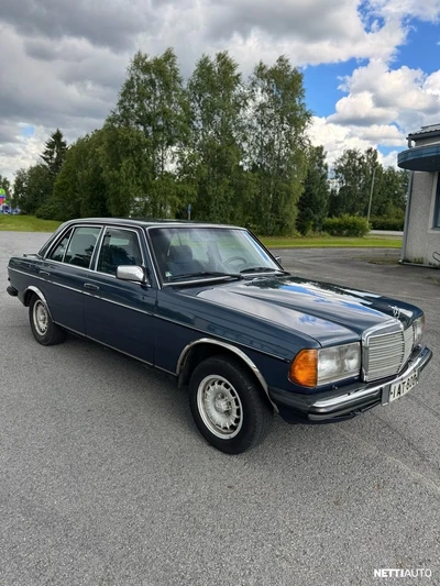 Mercedes-Benz 250 1982, kuva 2/23