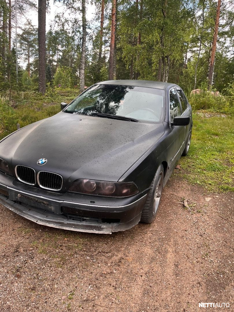 BMW 523