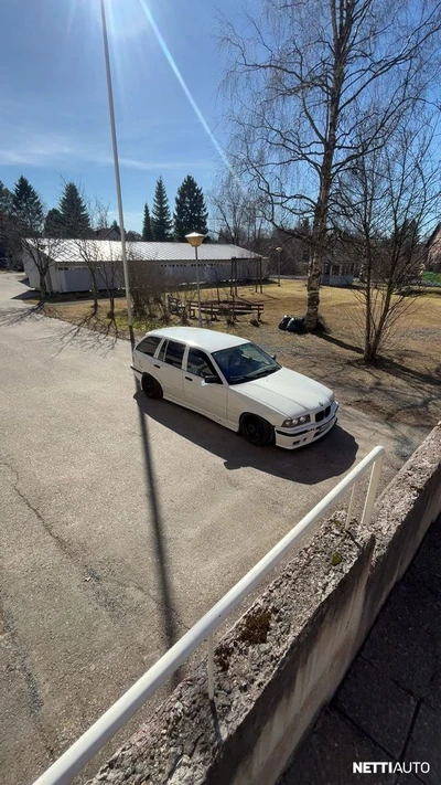 BMW 320 1998, photo 2/9
