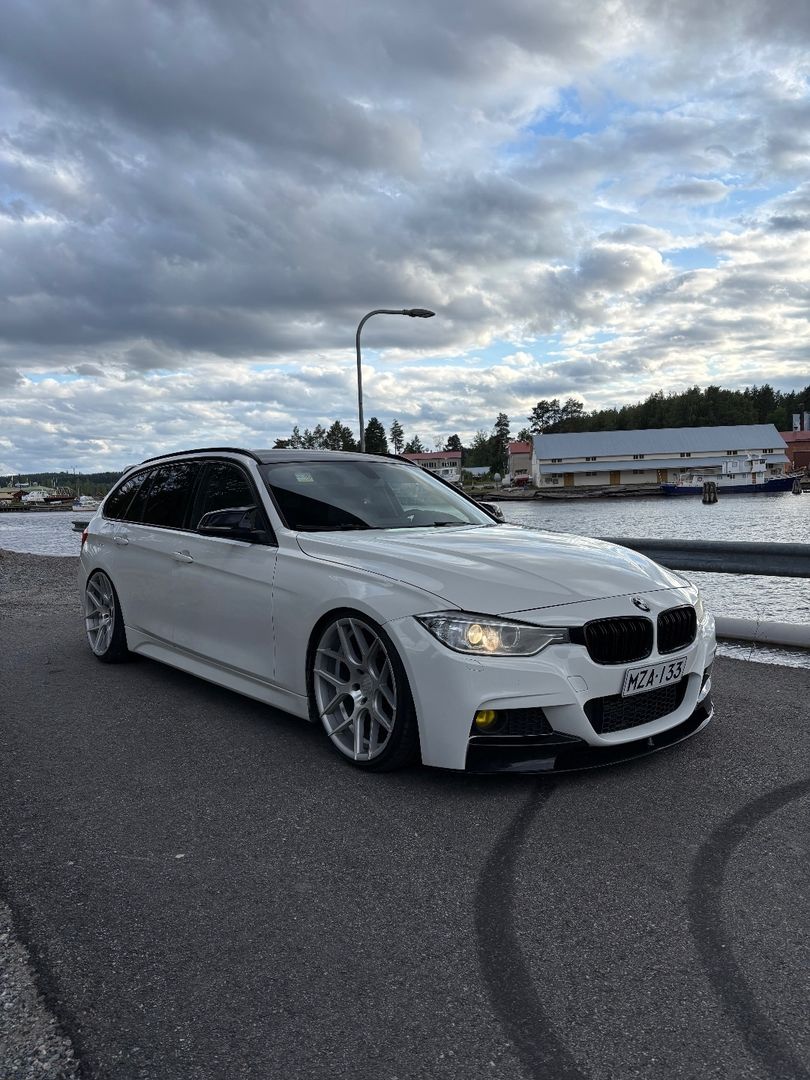 BMW 330