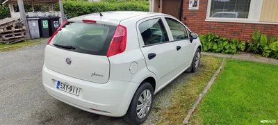 Fiat Grande Punto 2010, photo 3/9