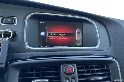 Volvo V40 2018, photo 5/9