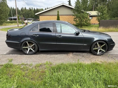 Mercedes-Benz E 2004, kuva 3/10