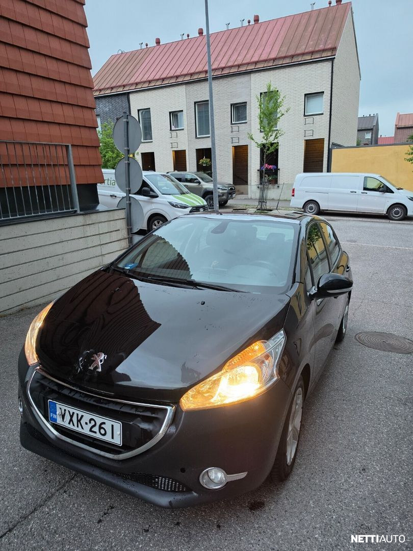 Peugeot 208